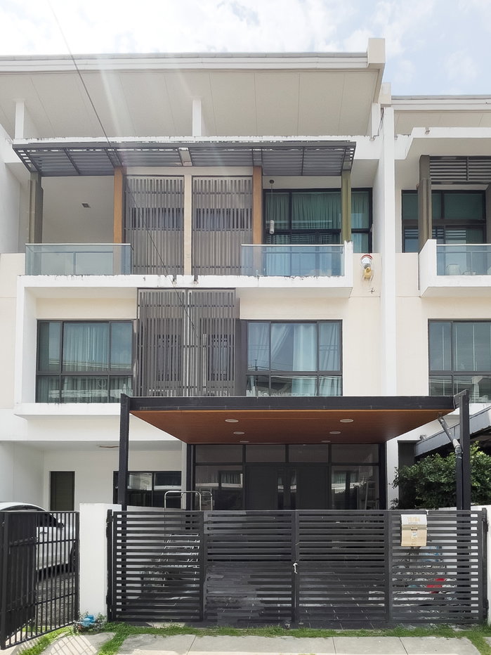 picture Luxury Renovated Townhome | Jacuzzi Included | Near Pink Line MRT | Ram Intra 65 - 1/17