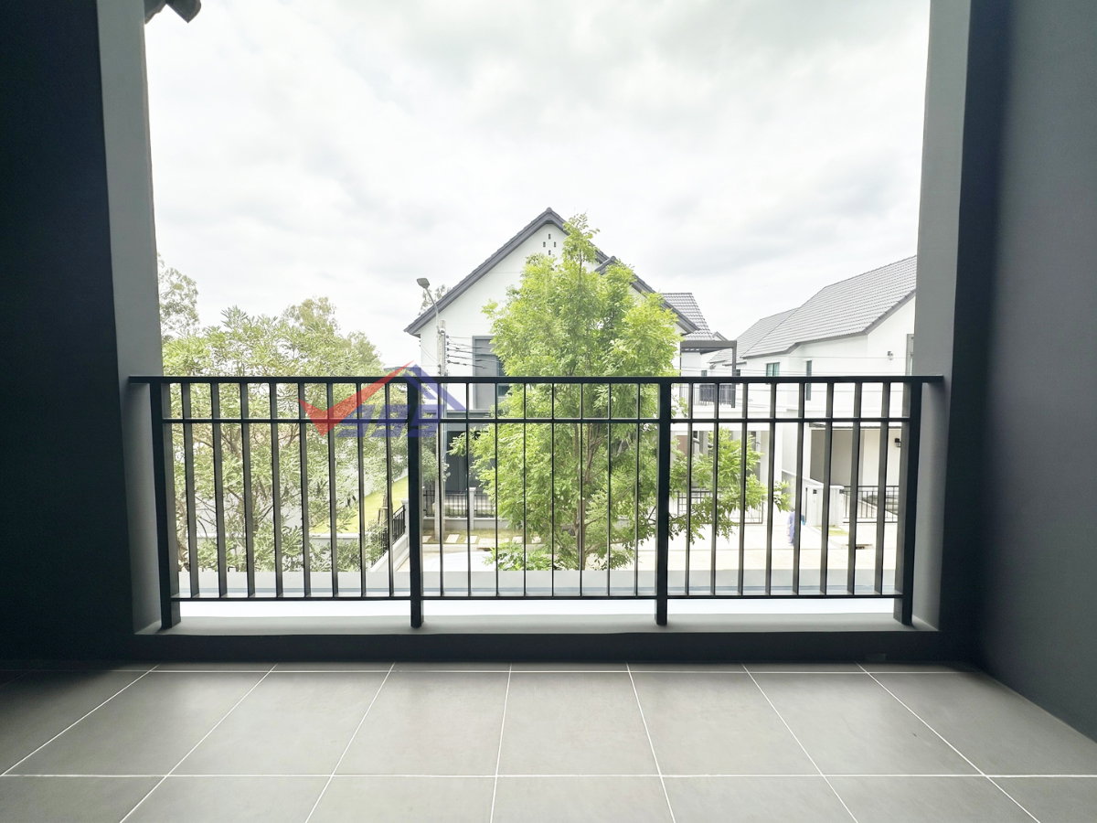 picture 🏡 House for Rent: 4 Bedrooms at Centro Bangna REF. 062HRB  - 27/28