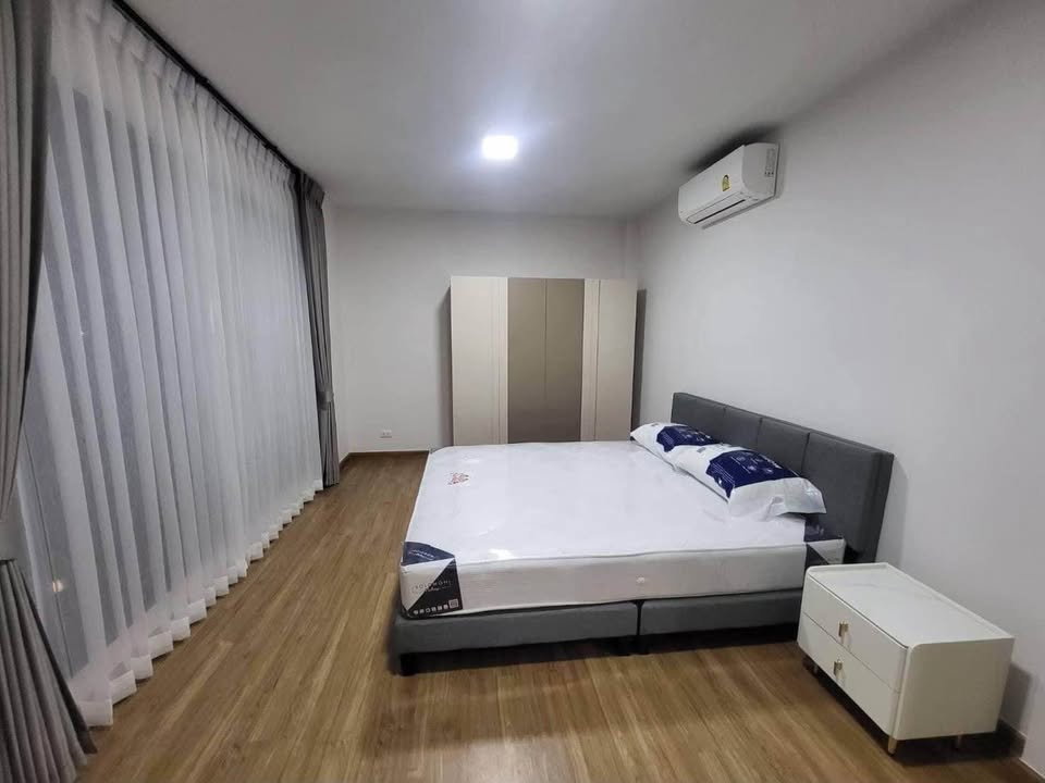 รูป 🏡✨ ให้เช่า บ้านกลางเมือง รามอินทรา | วิลล่าหรู 3 ชั้น บ้านมุมติดสวน พร้อมเข้าอยู่ 🌿  📍 ทำเลดี ใกล้ MRT สายสีชมพู - รูปที่ 7/12