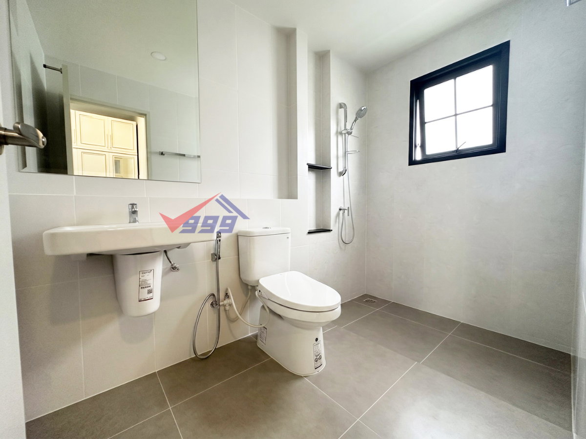 picture 🏡 House for Rent: 4 Bedrooms at Centro Bangna REF. 062HRB  - 24/28