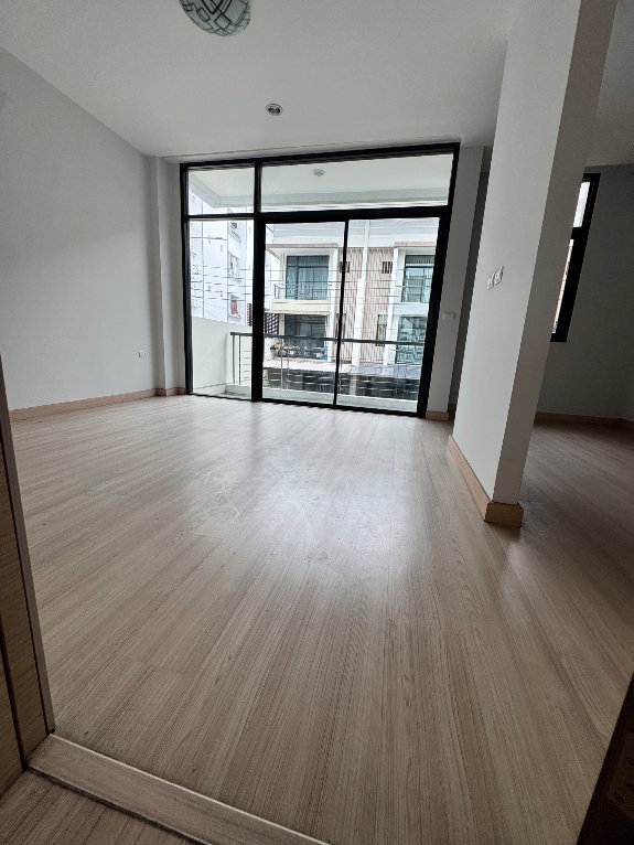 รูป 🔥 ทาวน์โฮม 3 ชั้น 33 ตารางวา หน้ากว้าง 5.5 เมตร ห้องริม เพียง 5.xx ล้าน - รูปที่ 11/24