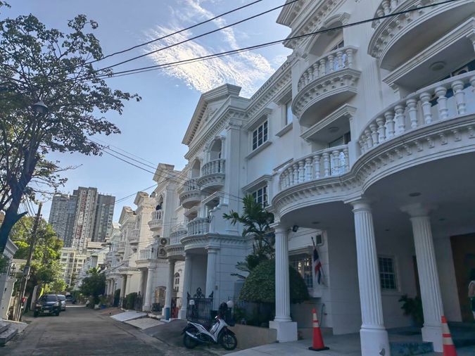 ขายบ้านเดี่ยว 6 ห้องนอน 400 ตร.ม. 64 ตร.ว. บ้านสุขุมวิทการ์เด้นซิตี้ 2