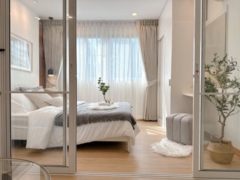 Urgent sale! Beautifully decorated, ready-to-move-in condo in Ramintra area. Easy payment options available.