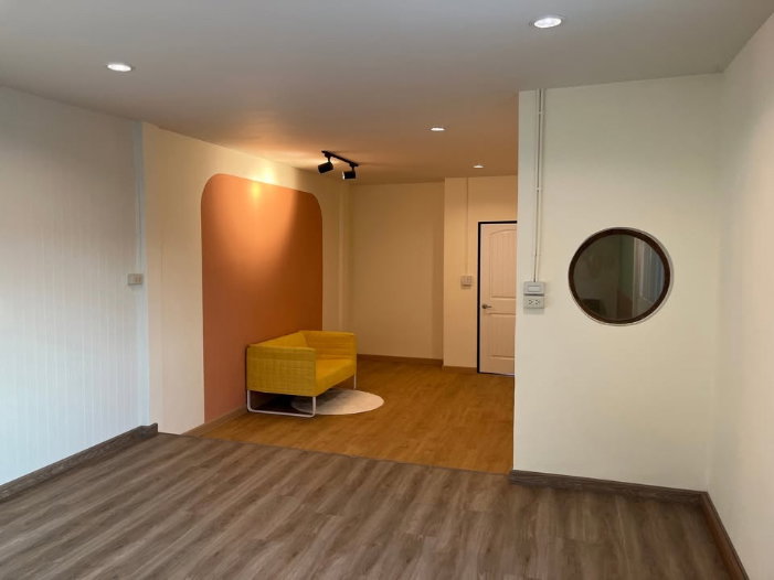 picture Townhouse for Rent, Fully furnished, ready to move in. - 2/10