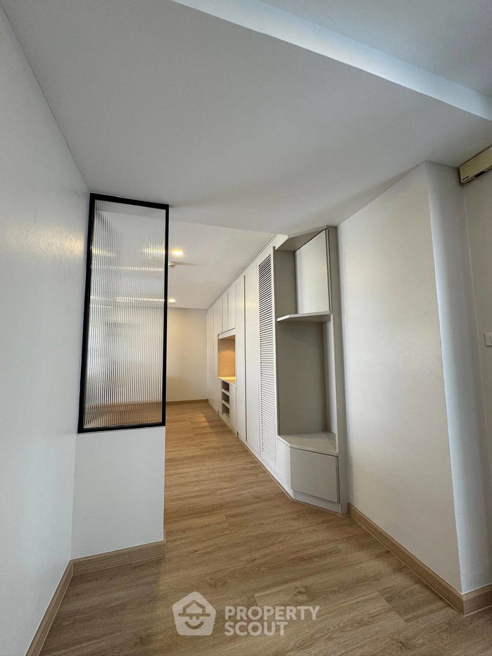 picture 2-BR Condo at Supalai Place Sukhumvit 39 near BTS Phrom Phong (ID 2951346) - 4/7