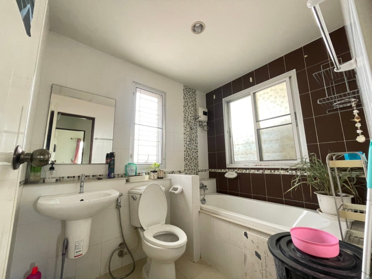 รูป บ้านในโครงการบ้านเงียบสงบ ระบบรักษาความปลอดภัย 24 ชม. บ้านมือสองสภาพใหม่หลังใหญ่ #C4MG100535 - รูปที่ 10/17