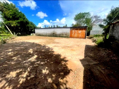 Land for sale Bang Lamung Chonburi : Land with buildings in a prime location in Nong Pla Lai, near Pattaya. Ideal for investment.