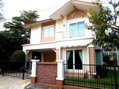 เช่าบ้านเดี่ยว แม็คโคร เชียงใหม่ : ให้เช่าบ้านเดี่ยว 2 ชั้นบ้านหลังใหญ่   ไม่ไกลจากร้านสะดวกซื้อ ตลาด และห้างสรรพสินค้า  #ADK-H0224