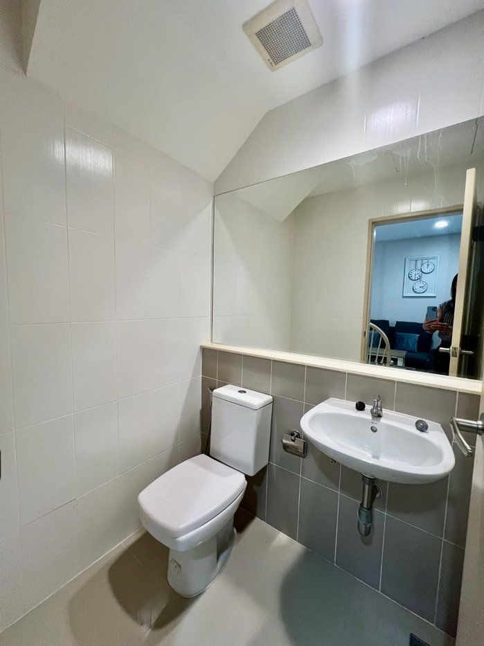 รูป ขายทาวน์โฮม 3 ชั้น บ้านกลางเมือง พระราม 9 – มอเตอร์เวย์ พร้อมเฟอร์นิเจอร์และเครื่องใช้ไฟฟ้า เข้าอยู่ได้ทันที ทำเลศักยภาพ ใกล้ทางด่วนและสนามบิน - รูปที่ 7/30