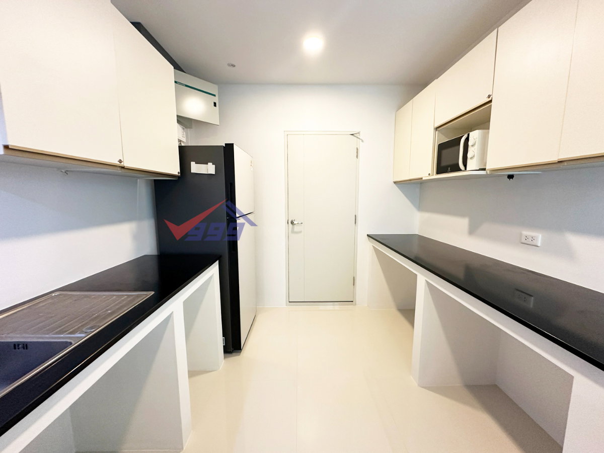 picture 🏡 House for Rent: 4 Bedrooms at Centro Bangna REF. 062HRB  - 10/28