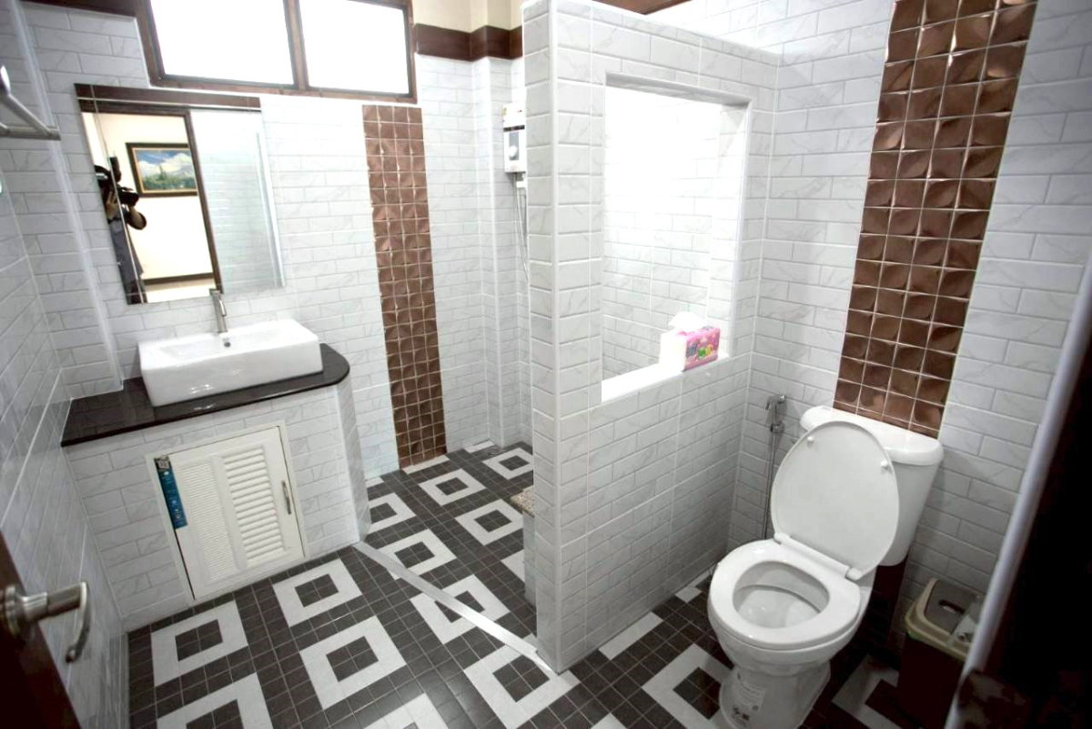picture Single-storey house for rent with 4 bedrooms,2 toilets and 1 kitchen. #ASP-H0709 - 7/22