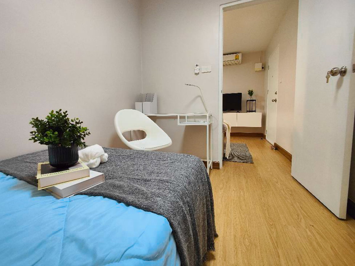 รูป 🌟 ให้เช่า ห้องคอมไบน์ 2 Bed กว้าง 44 ตร.ม. แต่งสวยพิเศษสุด (มีเครื่องซักผ้า) | ลุมพินี คอนโดทาวน์ ร่มเกล้า-สุวรรณภูมิ 🌟 - รูปที่ 11/22