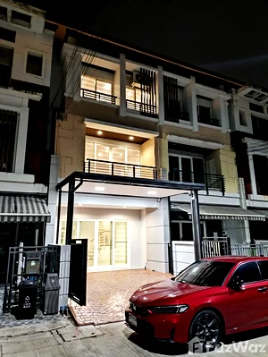 บ้านเดี่ยวให้เช่า : บ้านเดี่ยวให้เช่า 3 ห้องนอน ในโครงการ Baan Klang Muang Urbanion Rama 9 - Ladprao 6411951
