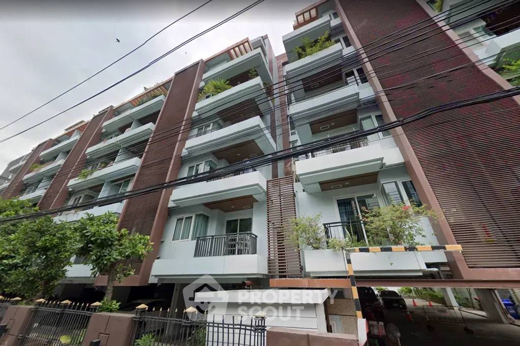 picture Studio Condo at The Next Garden Mix Condominium (The Next 4) near BTS On Nut (ID 2952625) - 4/13