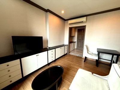 Condos for rent : For rent The Reserve Kasemsan 3 1bed, 38sqm, 4Fl Ready to move 【Line: Yosita828】