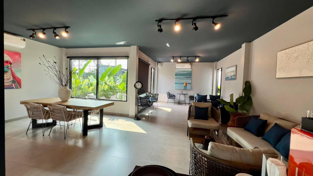รูป 🔥 บ้านหรูสไตล์ Modern English ทำเลรวมโชค เข้าเมืองง่าย ฟังก์ชันครบ พร้อมอยู่ ฟรีโอน 🔥 - รูปที่ 14/40