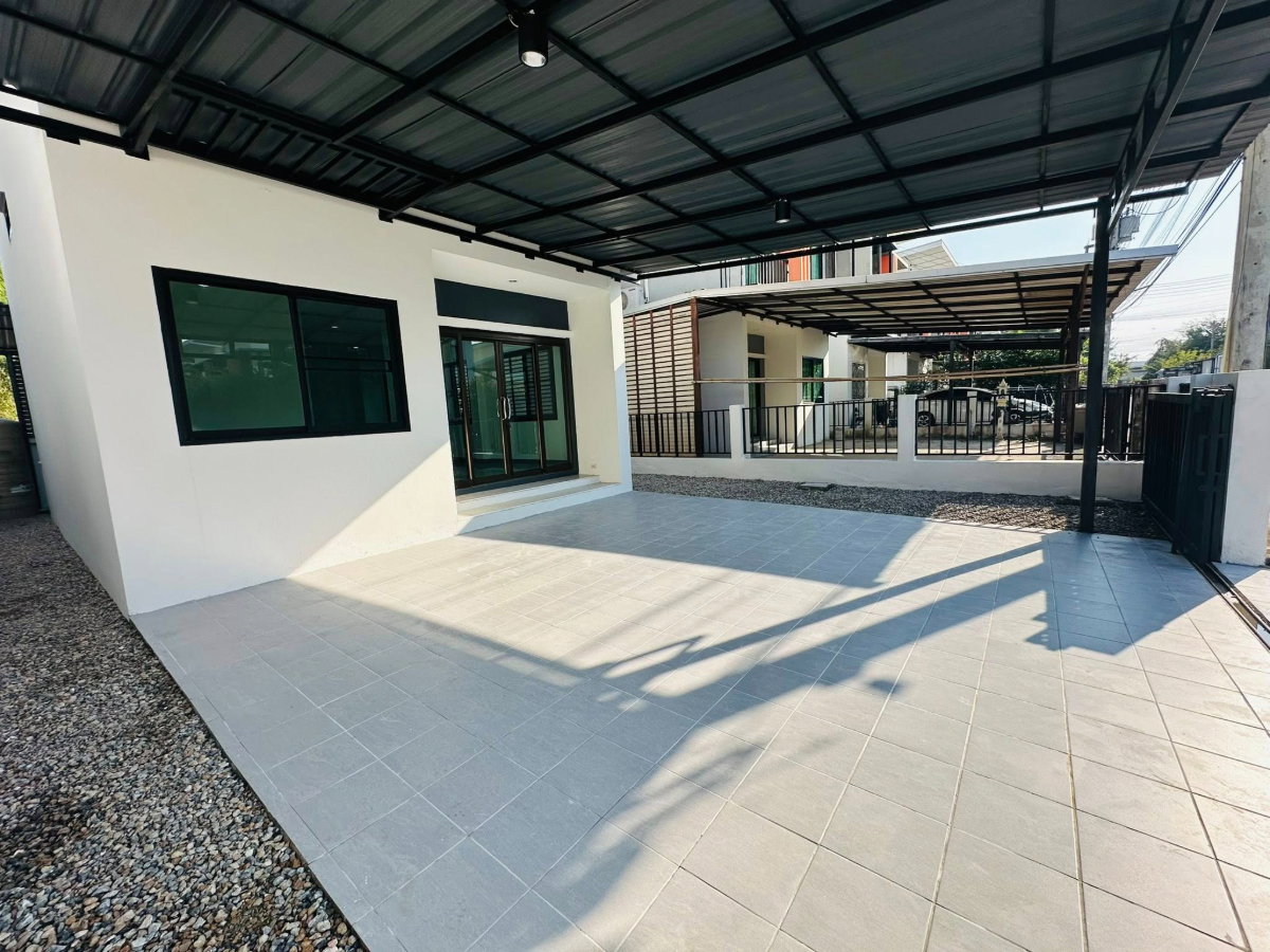 รูป บ้านเดี่ยวสองชั้นในโครงการ ทำเลหางดง เดินทางสะดวก ใกล้ตลาดและแหล่งชุมชน #หางดง ราคาเพียง 2.2 ล้านบาท #CHD101801 - รูปที่ 23/24