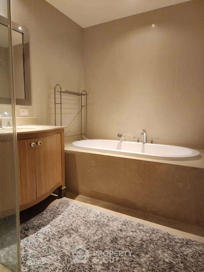 picture 1-BR Condo at The Empire Place near BTS Saint Louis (ID 513754) - 7/12
