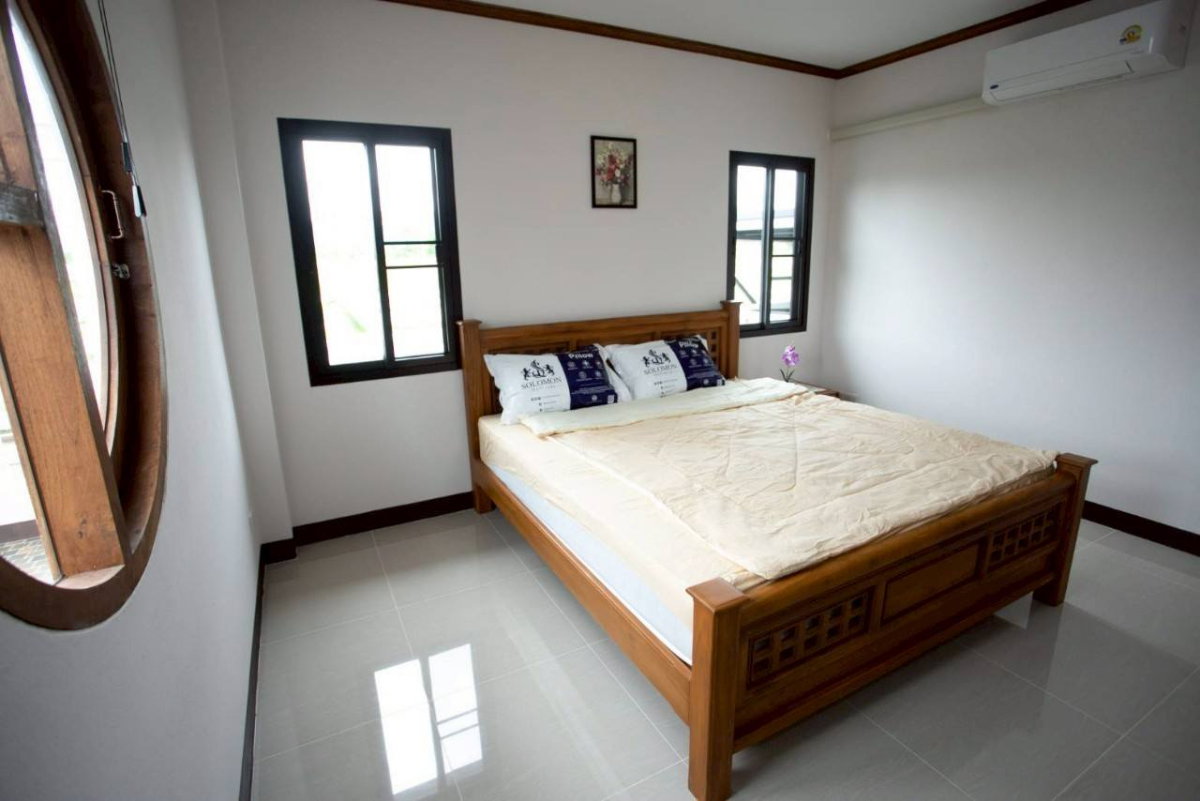 picture Single-storey house for rent with 4 bedrooms,2 toilets and 1 kitchen. #ASP-H0709 - 6/22