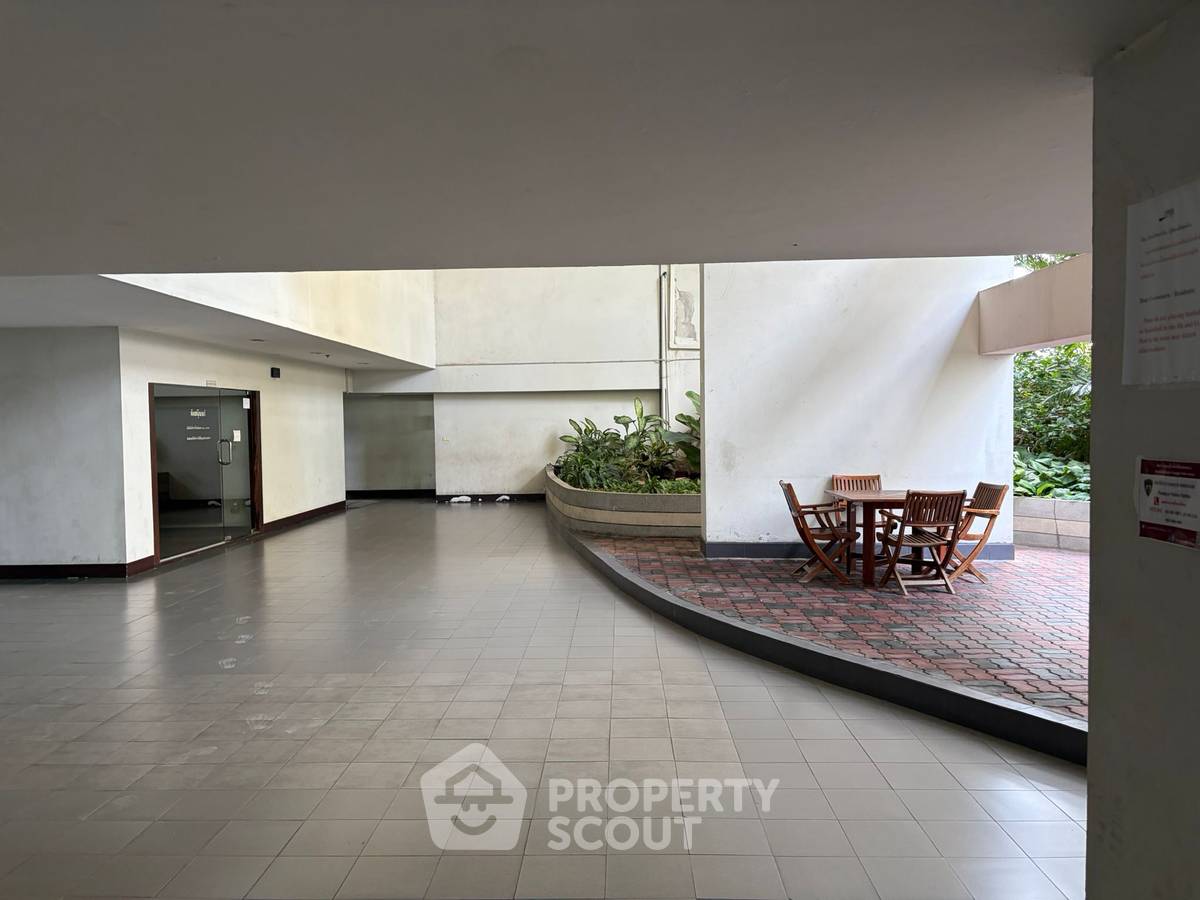 picture 2-BR Condo at Top View Tower Condominium near BTS Thong Lor (ID 2943847) - 11/13