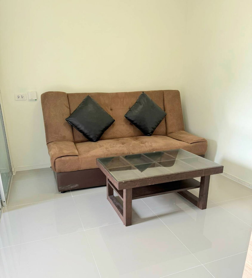 picture Lumpini township condo for rent. - 2/17