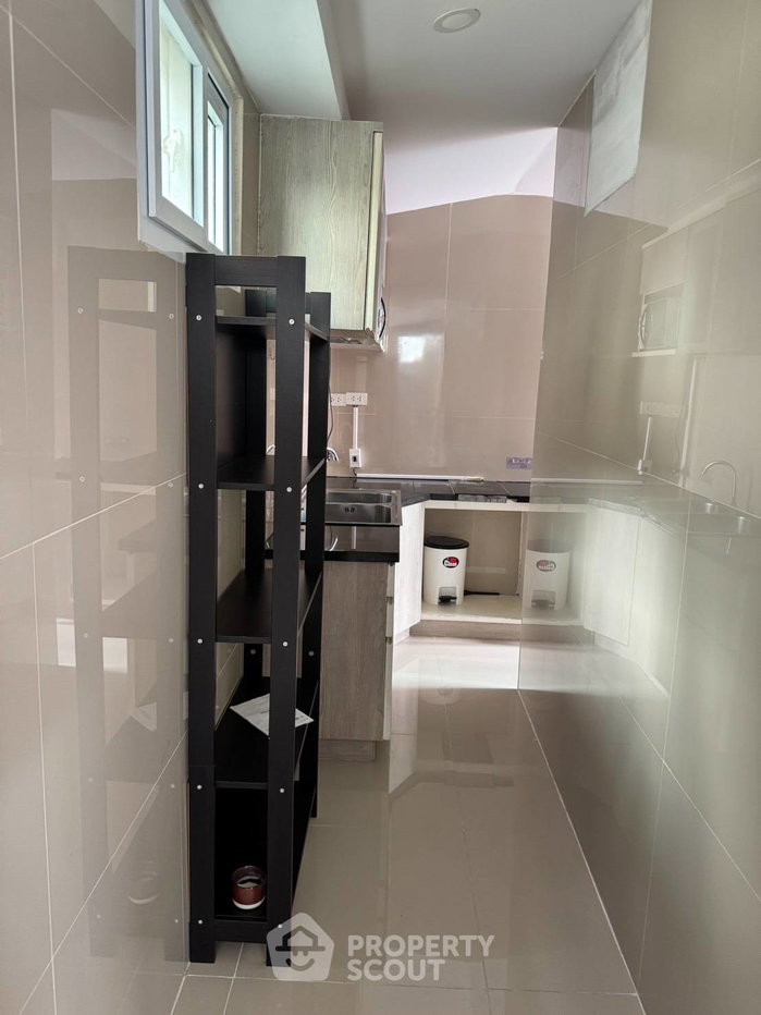 picture 3-BR Townhouse near BTS Ekkamai (ID 2953830) - 7/14