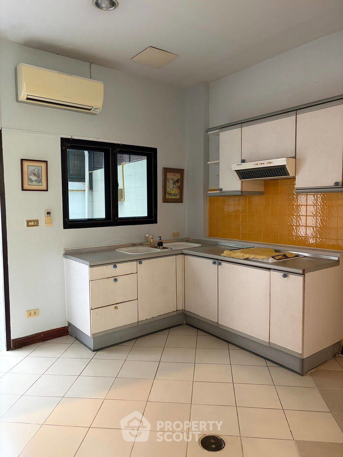 picture 6-BR Townhouse near BTS Thong Lor (ID 2953829) - 2/16