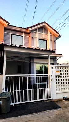 Townhouses for sale Lak Hok Station : 🔥 Rare Item!! For Sale: Pruksa Ville 40 Donmuang–Local Road Townhome, Convenient Location Near Don Mueang Airport and Lak Hok Station 