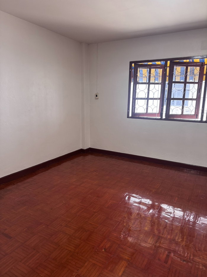 รูป ให้เช่า ทาวน์เฮาส์ 3 ชั้น ในหมู่บ้านพิบูลย์บางซื่อ รีโนเวทใหม่ 4 ห้องนอน มีแอร์ ทำเลดี ติดถนนใหญ่ - รูปที่ 5/7