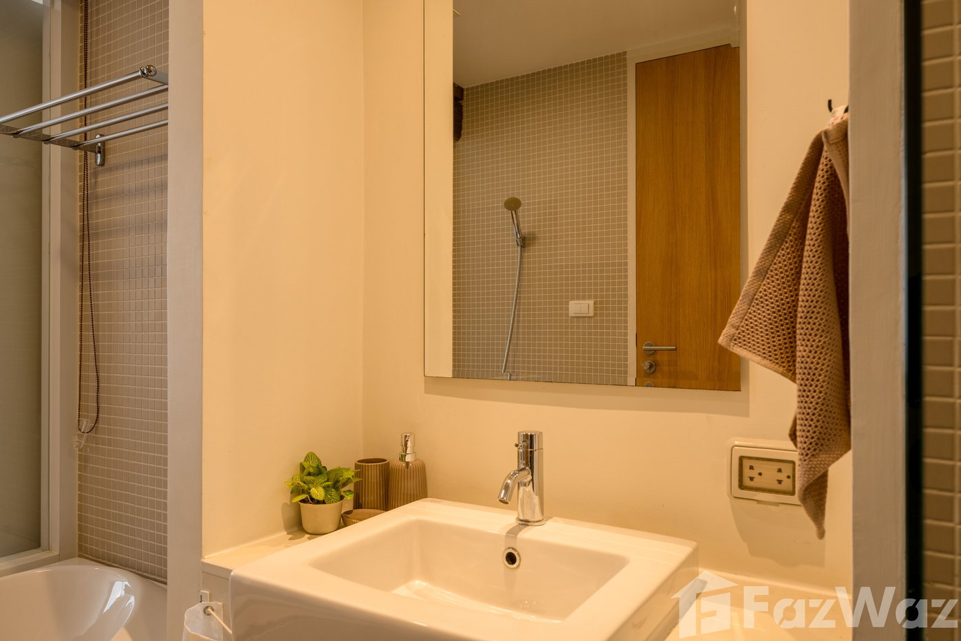 picture A Tranquil Escape in the Heart of Bangkok 2014932 - 11/14