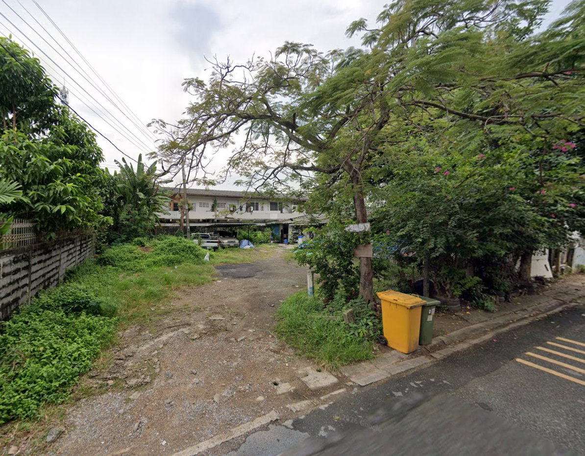 รูป ขายที่ดินเปล่าพร้อมห้องเช่า ซอยหทัยราษฎร์ 29 ขนาด 171 ตร.วา เข้าซอยเพียง 50 เมตร มีรายได้ค่าเช่า 1.5 หมื่น/เดือน เขตมีนบุรี กทม. - รูปที่ 3/4