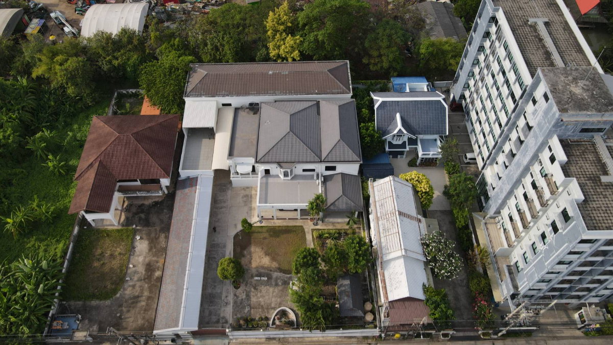 รูป 📢 [ขาย] ✨ บ้านหรู ซอยท่าข้าม 8 ✨ จำนวน 7 ห้องนอน 8 ห้องน้ำ, ตกแต่งพร้อมพักอาศัย พร้อมห้องใต้ดินส่วนตัว, ใกล้ BASIS International School - รูปที่ 1/20