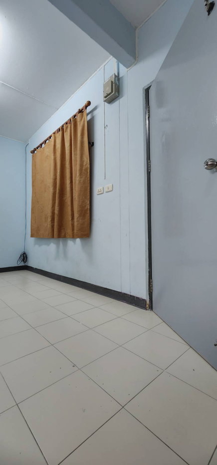 รูป ให้เช่าเอื้ออาทรคลองถนน ตึก 84 ชั้น 3 โซนหน้าโครงการ - รูปที่ 3/5
