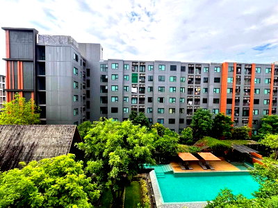 Condos for rent 700 Year Sports Arena Chiang Mai : 🍀🏙️ Escent Ville for Rent – Beautiful Pool View, Next to Central Festival Chiang Mai ✨