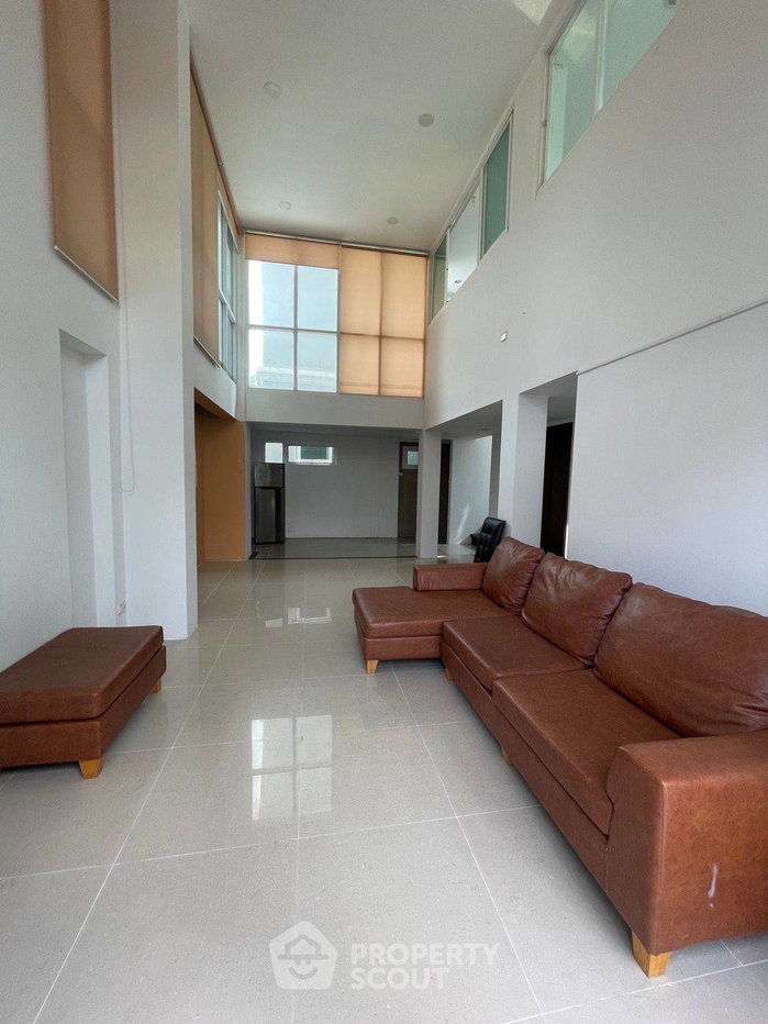 picture 3-BR Townhouse near BTS Ekkamai (ID 2953830) - 6/14