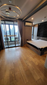 P-51261 â For Rent: Q Chidlom - Phetchaburi Condo 25th Floor Near BTS Chidlom. 085-592-2897 Line: @easythaihome
