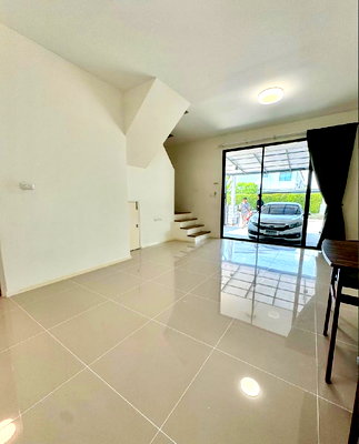 เช่าทาวน์โฮม กรุงเทพมหานคร : ให้เช่า Townhome 2 ชั้น Pleno Ramintra เฟอร์นิเจอร์ครบ พร้อมเข้าอยู่ ใกล้ Fashion Island และรถไฟฟ้าสายสีชมพู