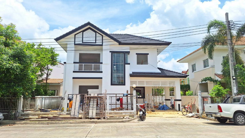 ขายบ้านเดี่ยว : ขายบ้านแลนซีโอ ซอยเพชรเกษม77 (รีโนเวทปรับปรุงพร้อมอยู่)
