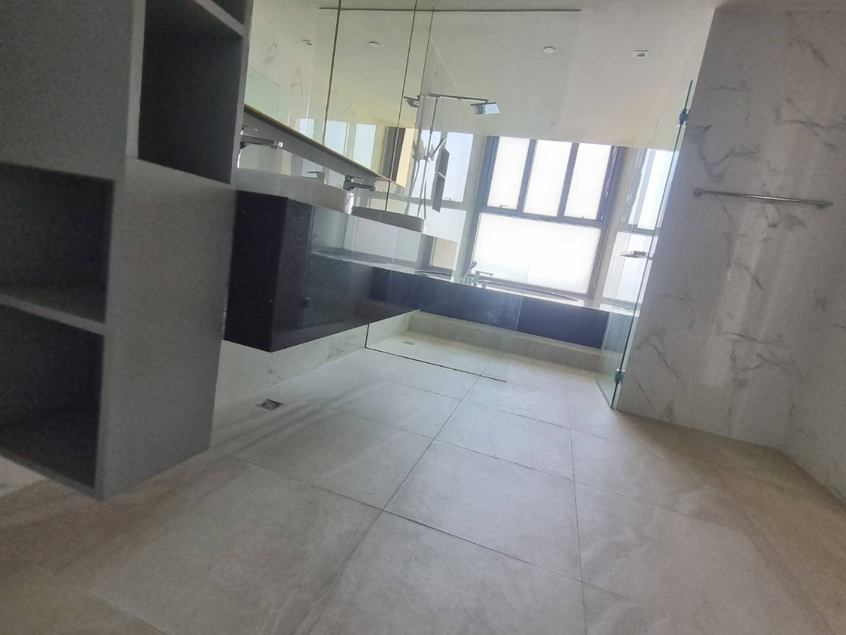 picture 5 unites available here The Pano rama 3 road Riverside Condominium - 4/21