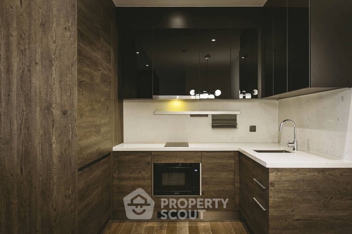 picture 2-BR Condo at Muniq Langsuan near BTS Ratchadamri (ID 2952745) - 6/15