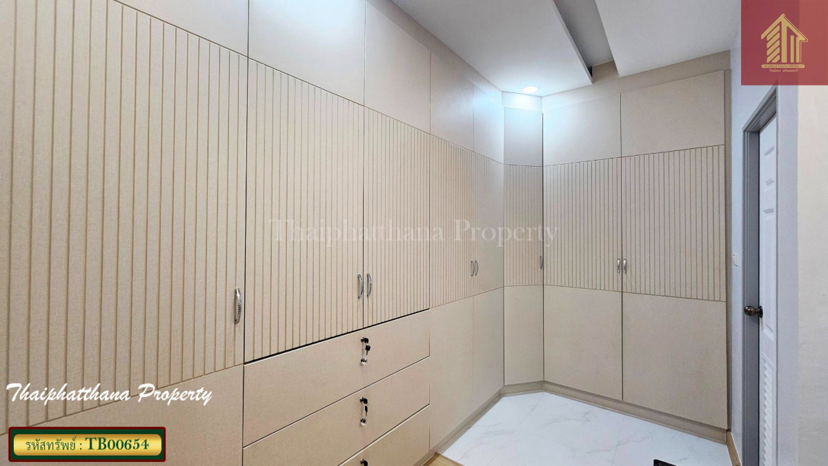 รูป หมู่บ้านกรองทอง พาวิลเลี่ยน เฉลิมพระเกียรติ ร.9 บ้านเดี่ยวรีโนเวทใหม่ สวย หรู มีสไตล์ - รูปที่ 16/19