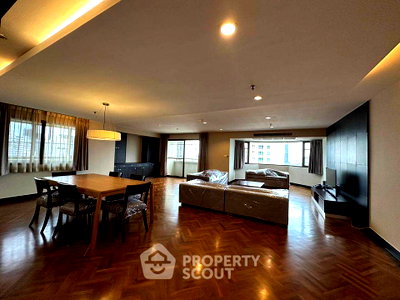 Condos for rent Sukumvit 39 : 3-BR Condo at Baan Suanpetch Condominium near BTS Phrom Phong (ID 928120)