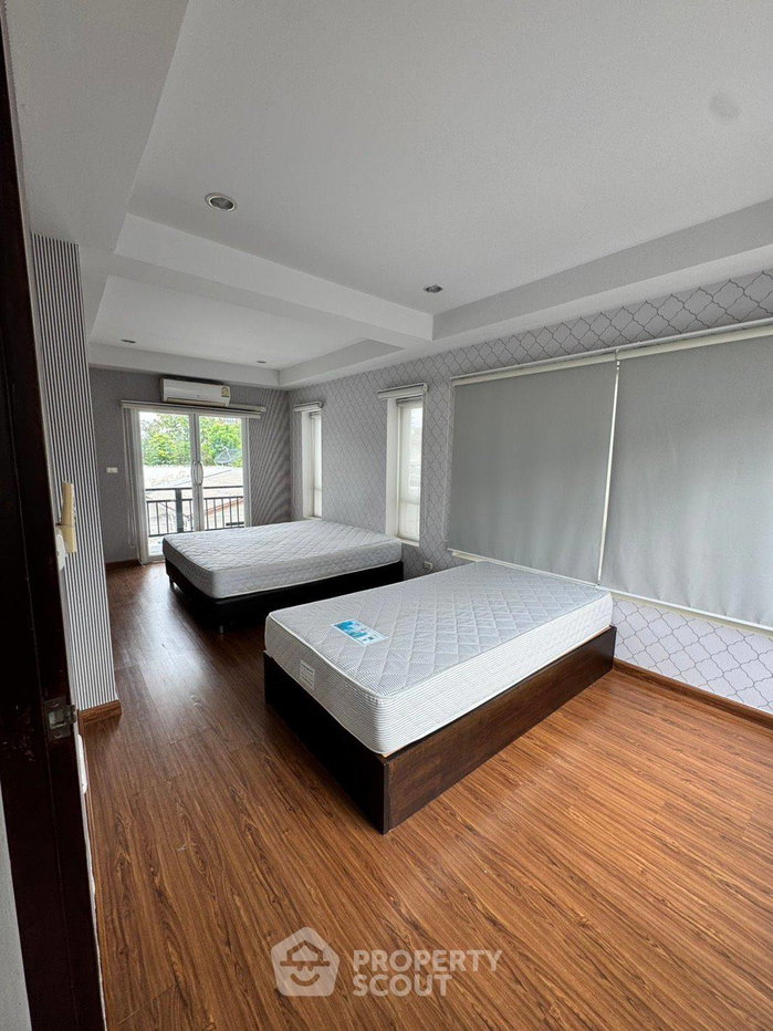 picture 3-BR Townhouse near BTS Ekkamai (ID 2953830) - 5/14