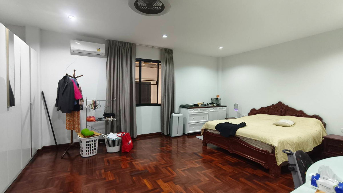 รูป 📢 [ขาย] ✨ บ้านหรู ซอยท่าข้าม 8 ✨ จำนวน 7 ห้องนอน 8 ห้องน้ำ, ตกแต่งพร้อมพักอาศัย พร้อมห้องใต้ดินส่วนตัว, ใกล้ BASIS International School - รูปที่ 11/20