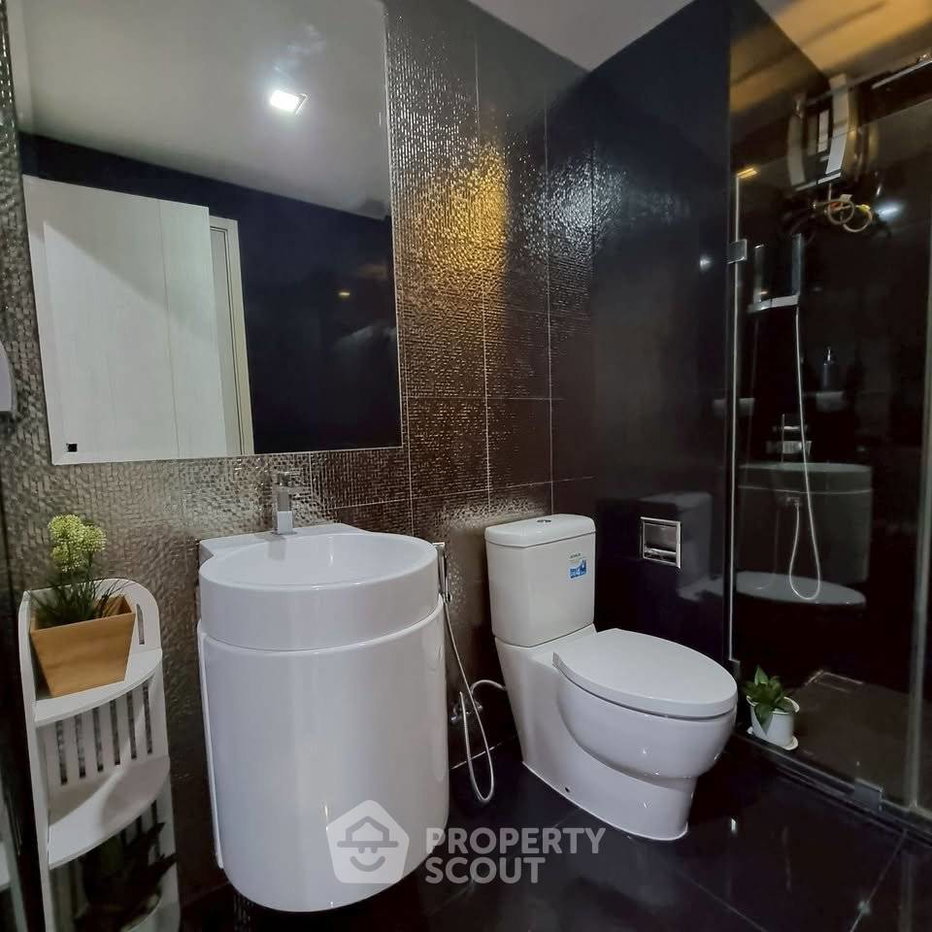 picture 2-BR Condo at Rhythm Sukhumvit 36-38 near BTS Thong Lor (ID 2953093) - 12/12