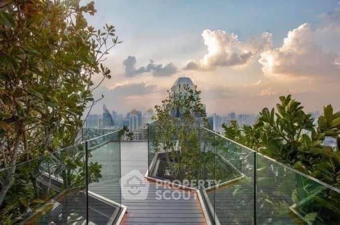 picture Studio Condo at Life One Wireless near BTS Phloen Chit (ID 2529417) - 17/28