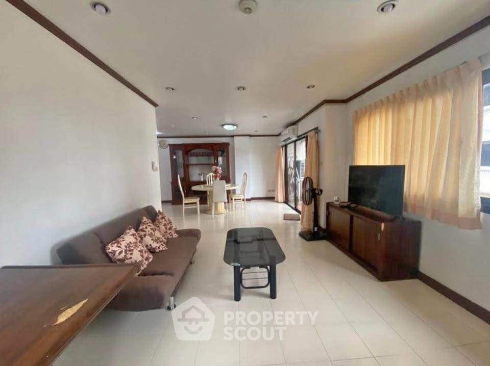 picture 2-BR Condo at Aree Place Sukhumvit 26 near BTS Phrom Phong (ID 2395117) - 1/5