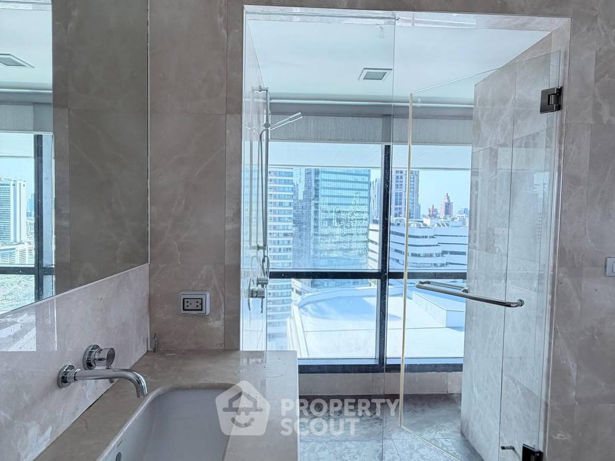 รูป คอนโด 3-ห้องนอน ที่ เลอ รัฟฟิเน่ สุขุมวิท 39 คอนโดมิเนียม ใกล้ BTS พร้อมพงษ์ (ID 2636870) - รูปที่ 12/14