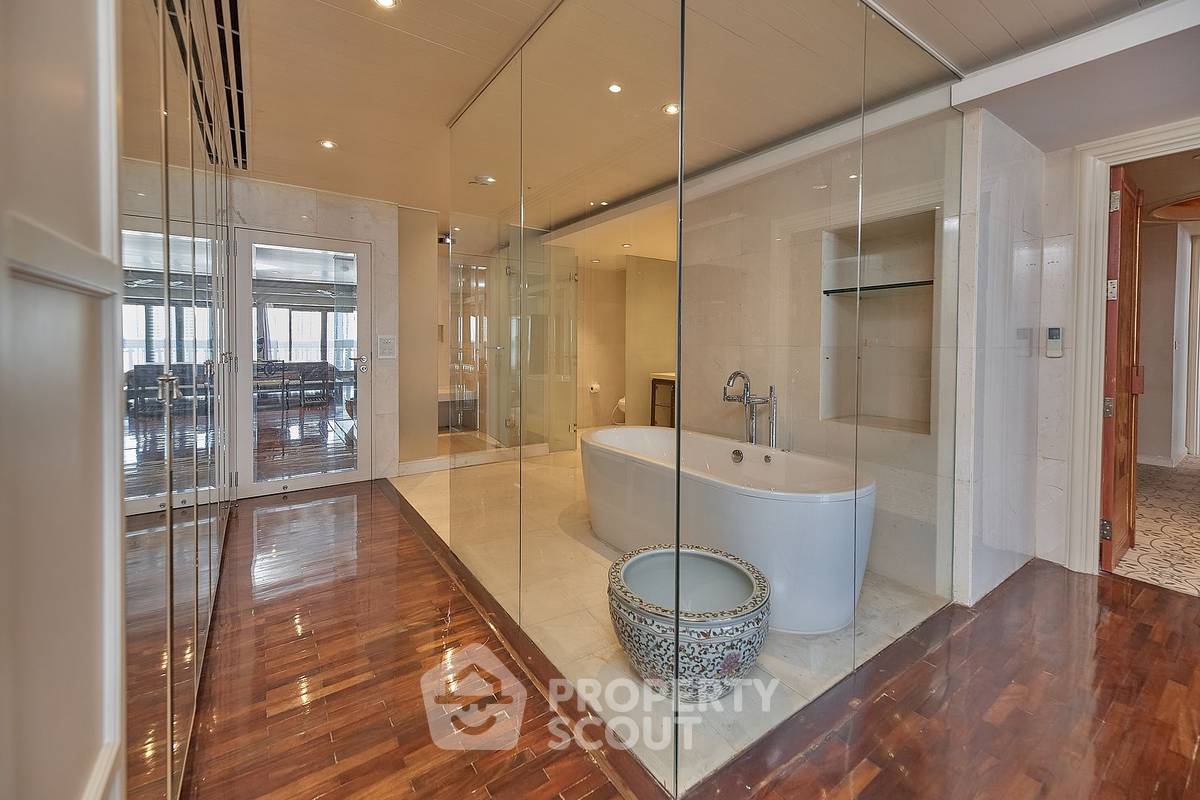 รูป คอนโด 2 ห้องนอน โครงการ Nusa State Tower ชั้น 18 ใกล้ BTS สะพานตากสิน 400 ม. (ID 972315) - รูปที่ 15/26