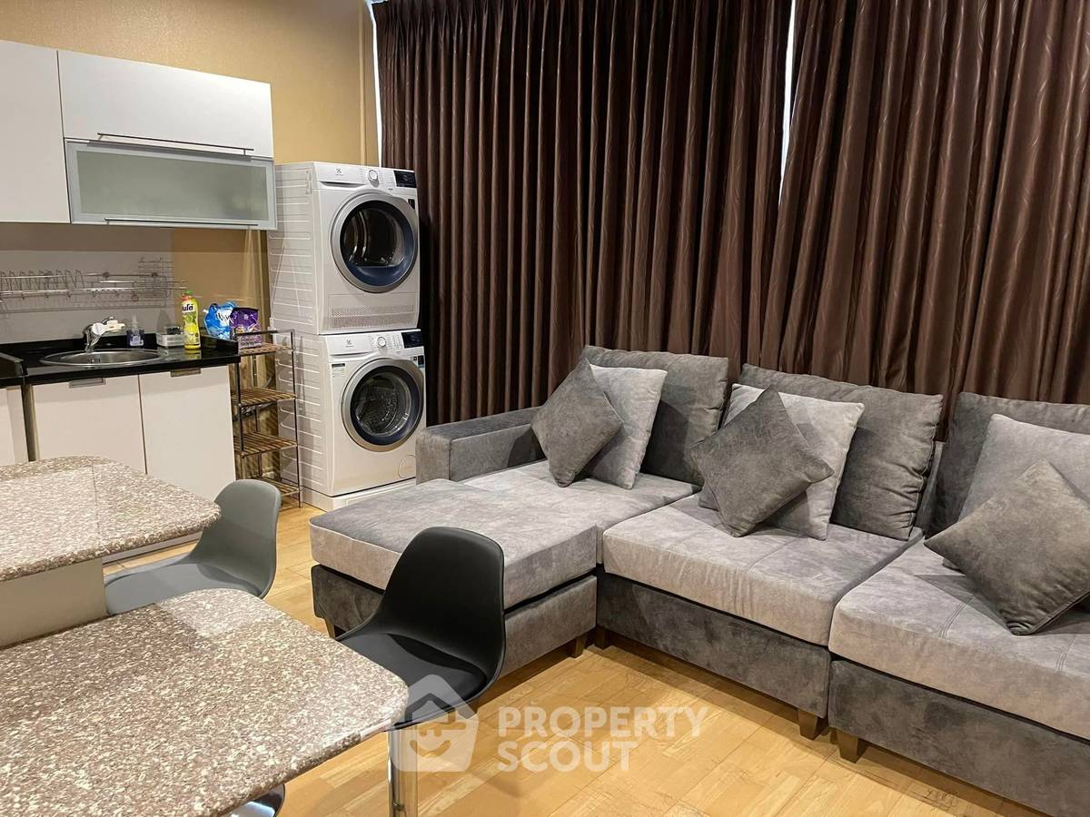 picture 2-BR Condo at Baan Sathorn Chaopraya near BTS Krung Thon Buri (ID 1147452) - 2/10